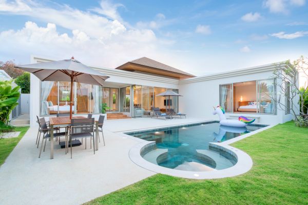 Cost of Concrete Pool Deck Installation in Huntington Station