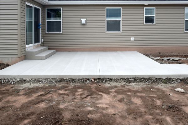 Cost of Concrete Steps Construction in Huntington Station