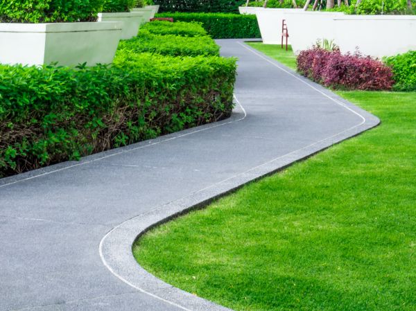Cost of Walkway Curb Installation in Huntington Station