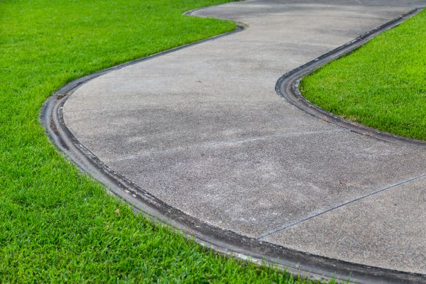 Cost of Concrete Sidewalk Construction in Huntington Station