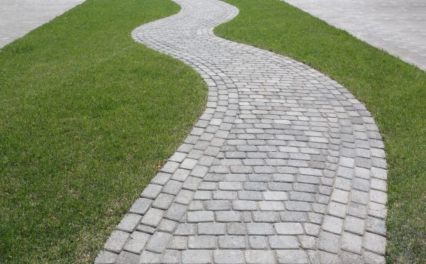 Cost of Walkway Paving in Huntington Station