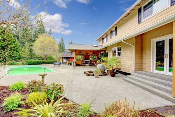 Cost of Pool Area Concreting in Huntington Station