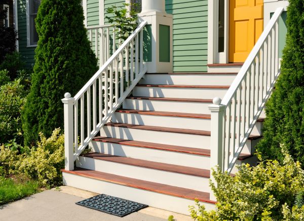 Cost of Front Steps Construction in Huntington Station