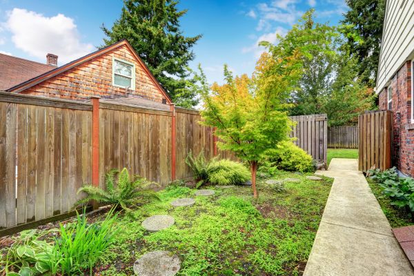 Cost of Backyard Walkway Construction in Huntington Station